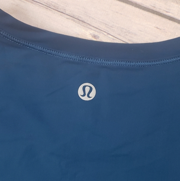 Lululemon Lace Hem Tee - Picture 4 of 9